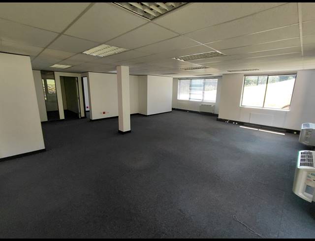 210M² OFFICE TO LET IN BRYANSTON